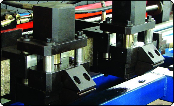 數(shu)控液壓(ya)衝(chong)孔機（快速型(xing)闆(ban)材(cai)衝(chong)孔(kong)機(ji)）