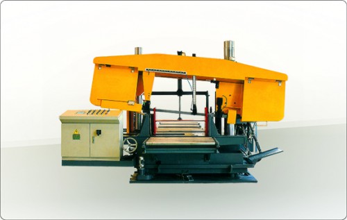 BS係列數(shu)控雙立柱轉(zhuan)角(jiao)帶鋸(ju)機(ji)牀