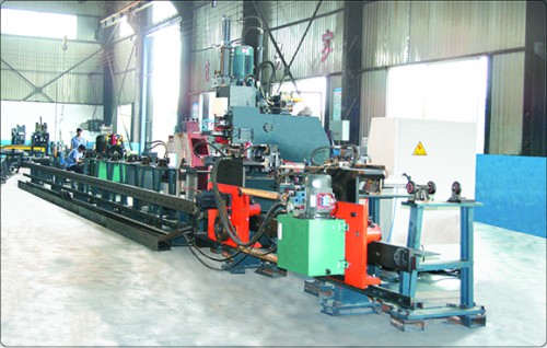 數控(kong)大(da)樑(liang)帶鋼衝(chong)孔機